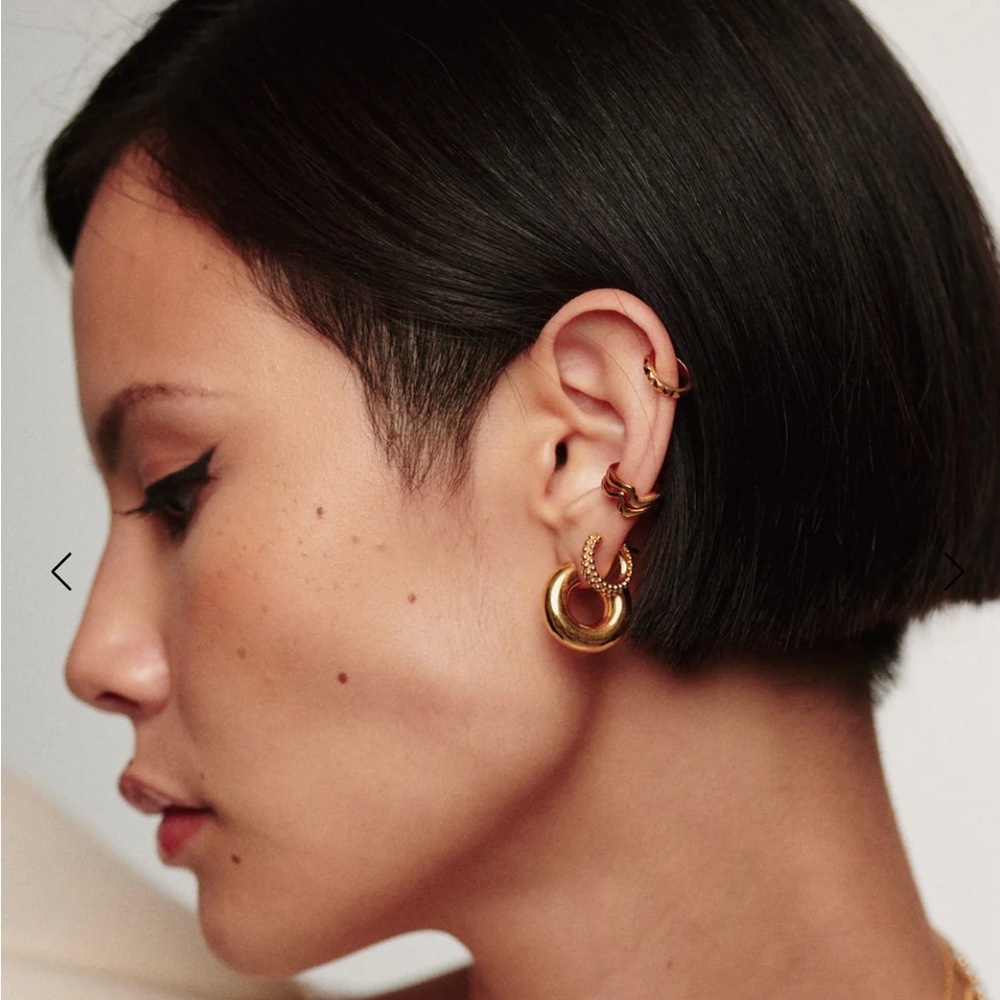 MISSOMA MEDIUM CHUBBY HOOP EARRINGS